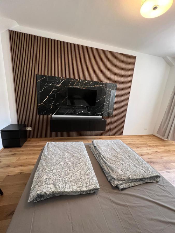 1 * Vienna